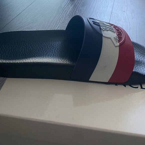 Moncler Basile slides - Picture 5 of 12